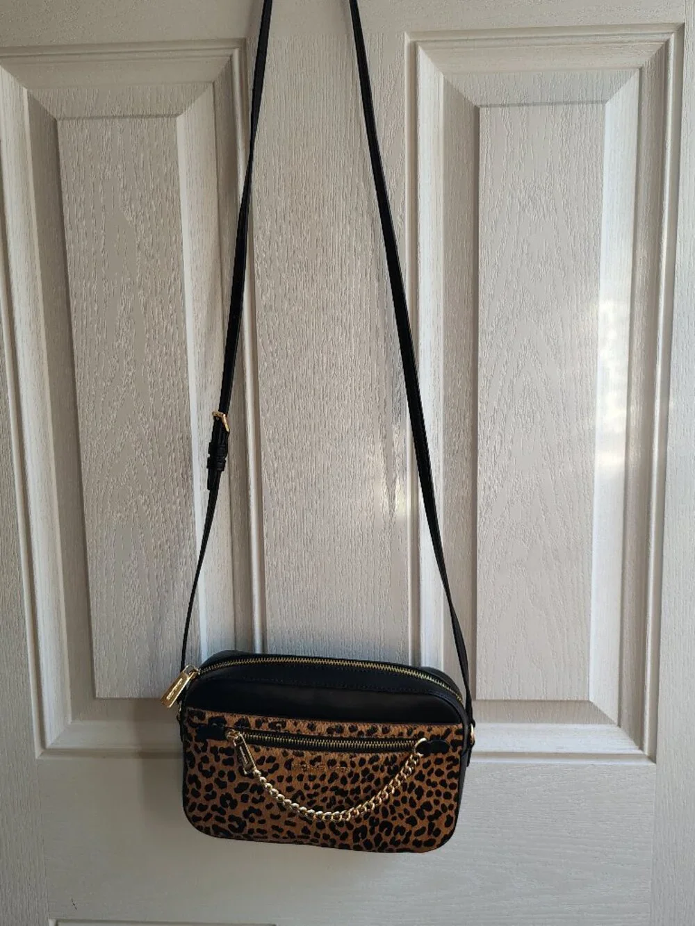MICHAEL KORS FAUX LEOPARD FUR CROSSBODY With Gold Hardware - Picture 2 of 5